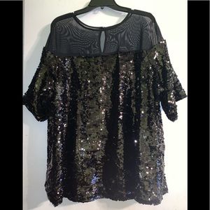 Roaman’s Sequined Short Sleeved Black Top 22/24